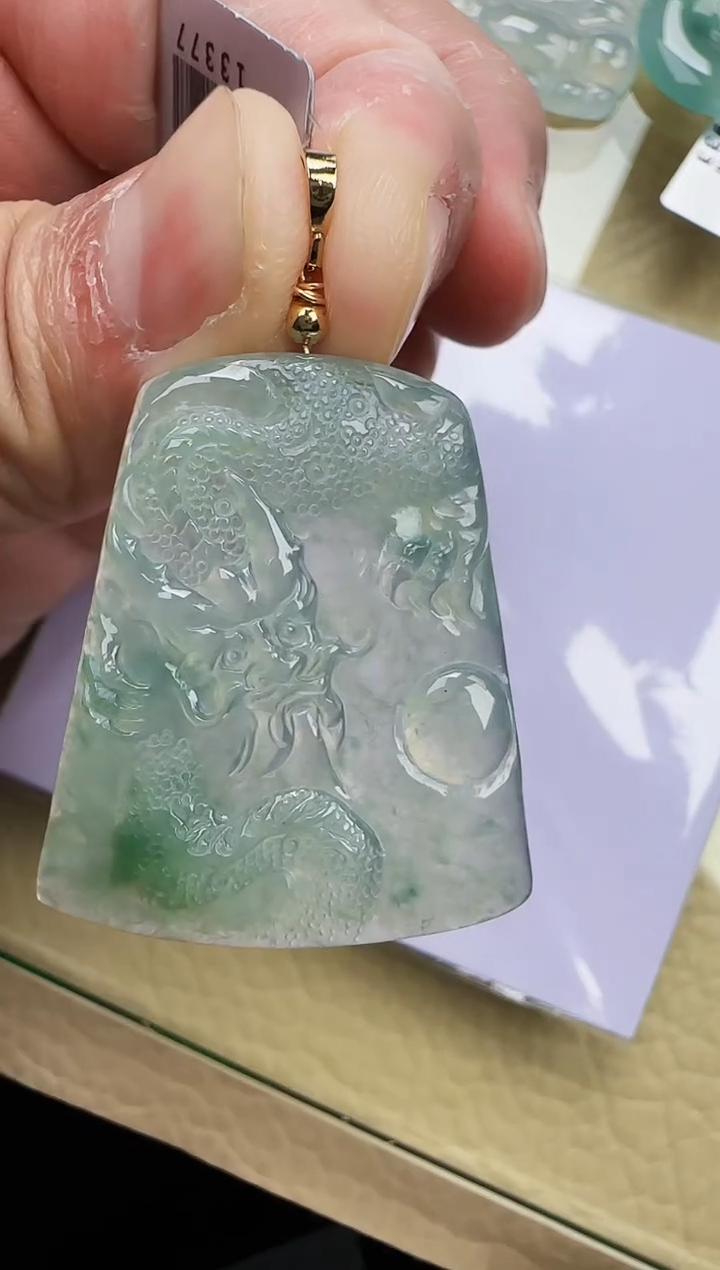 颈饰18K金镶嵌翡翠缅甸翡翠a货