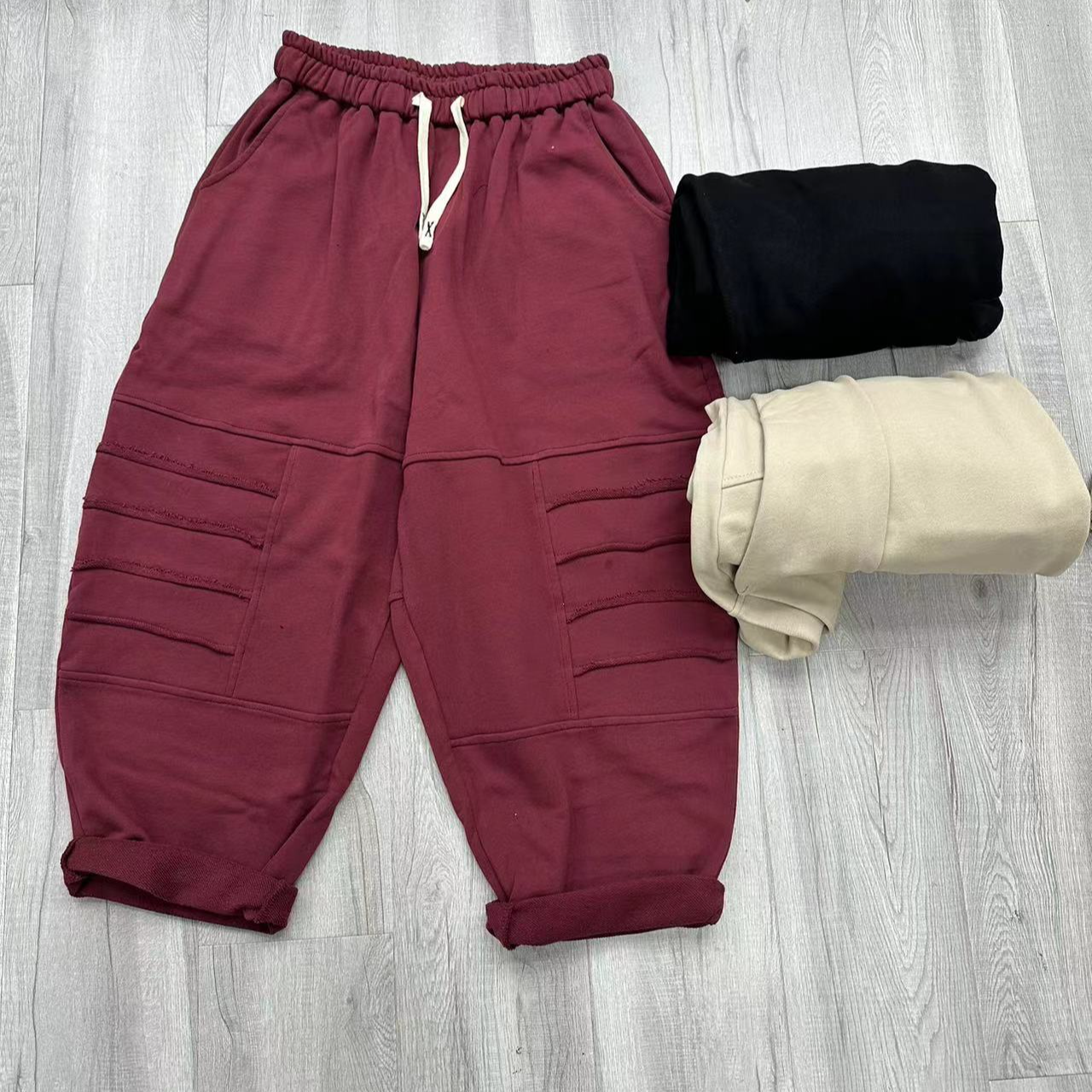 HY    801膝盖多条毛边卫裤