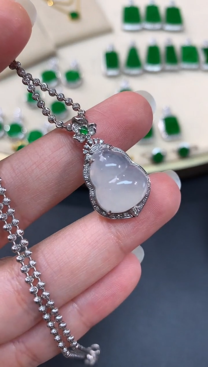 【闪购商品】翡翠吊坠(不含链)18K金镶嵌葫芦A92|3980