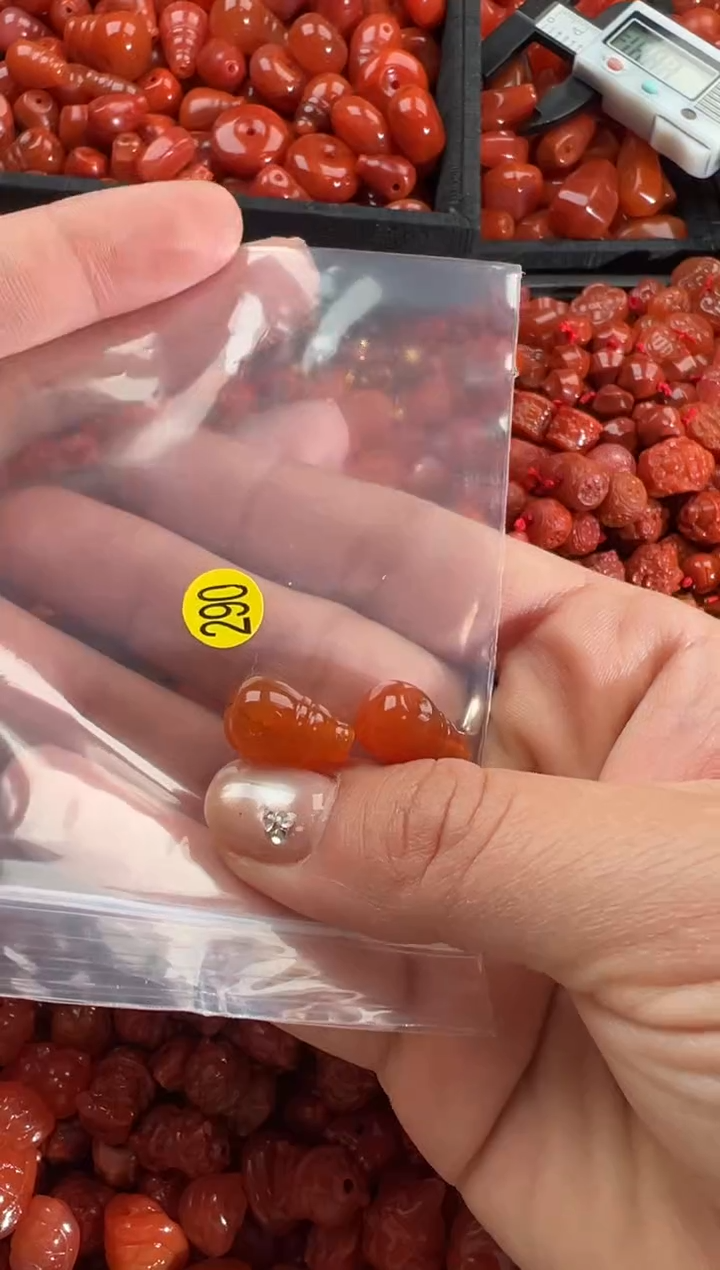 【闪购商品】南红玛瑙颈饰未镶嵌1