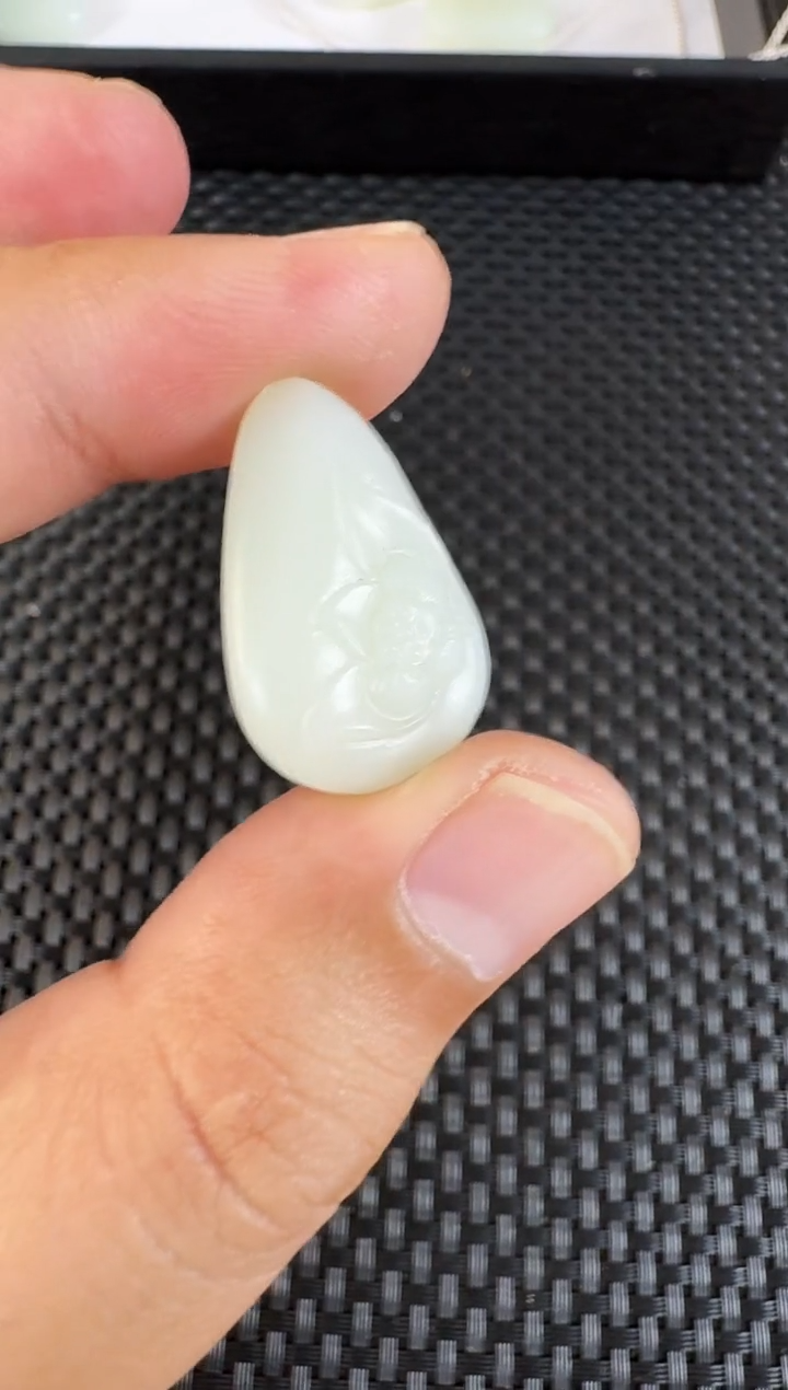 【闪购商品】和田玉吊坠未镶嵌花开富贵米达料