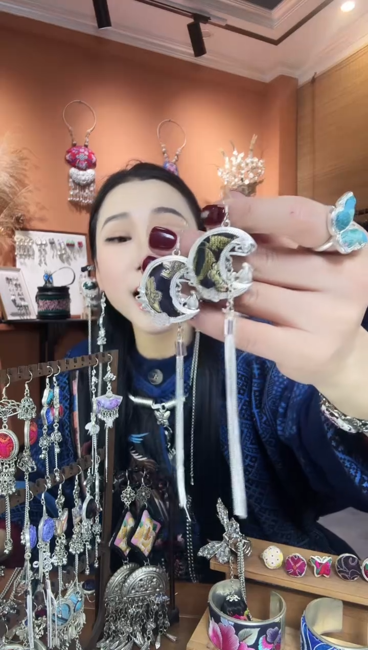 【闪购商品】刺绣纯手工民族风耳环