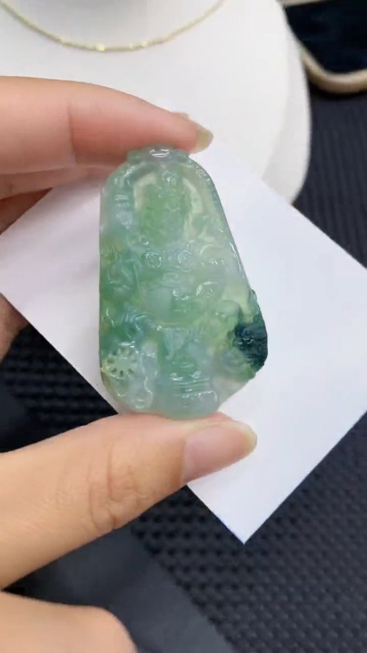 【闪购商品】翡翠颈饰未镶嵌            8