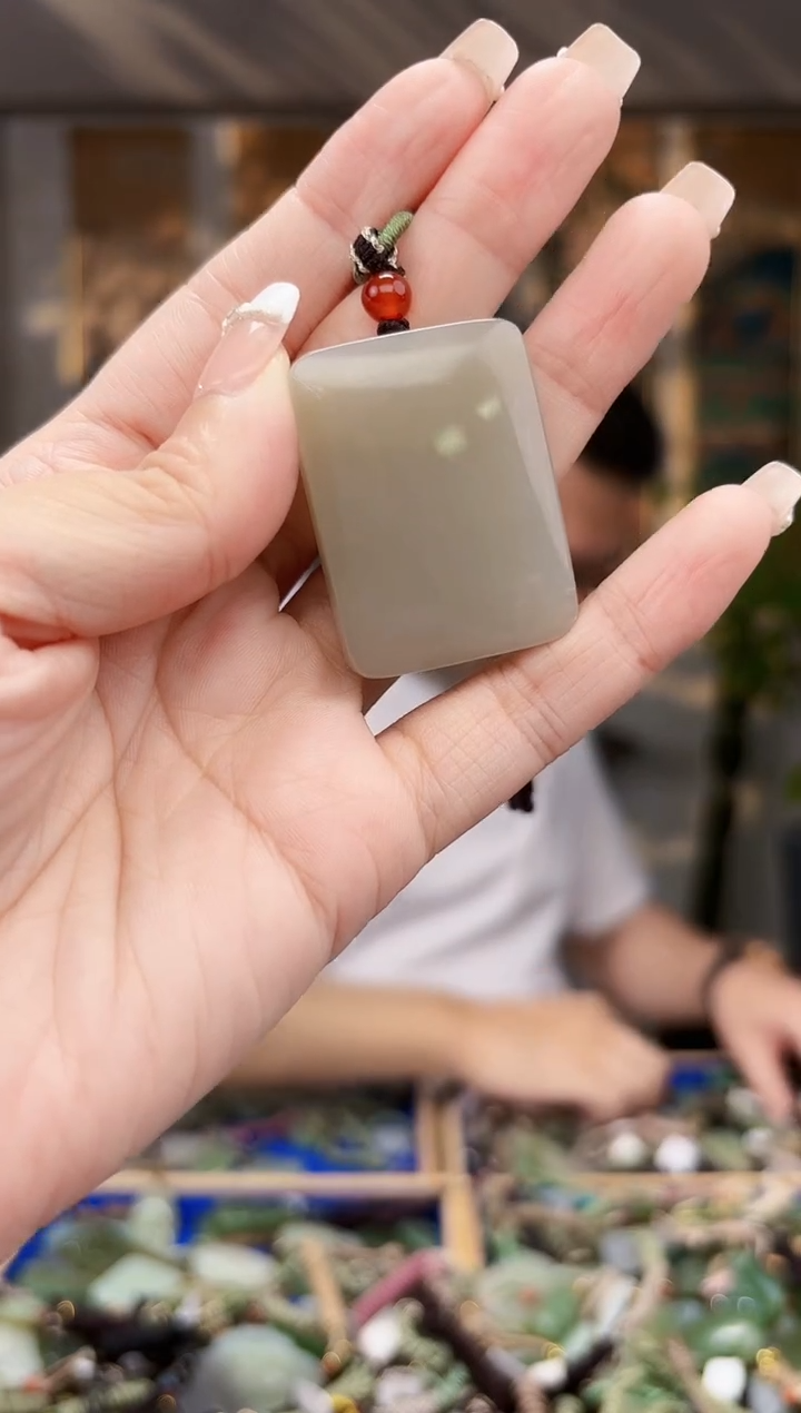 和田玉未镶嵌挂件拍一发一