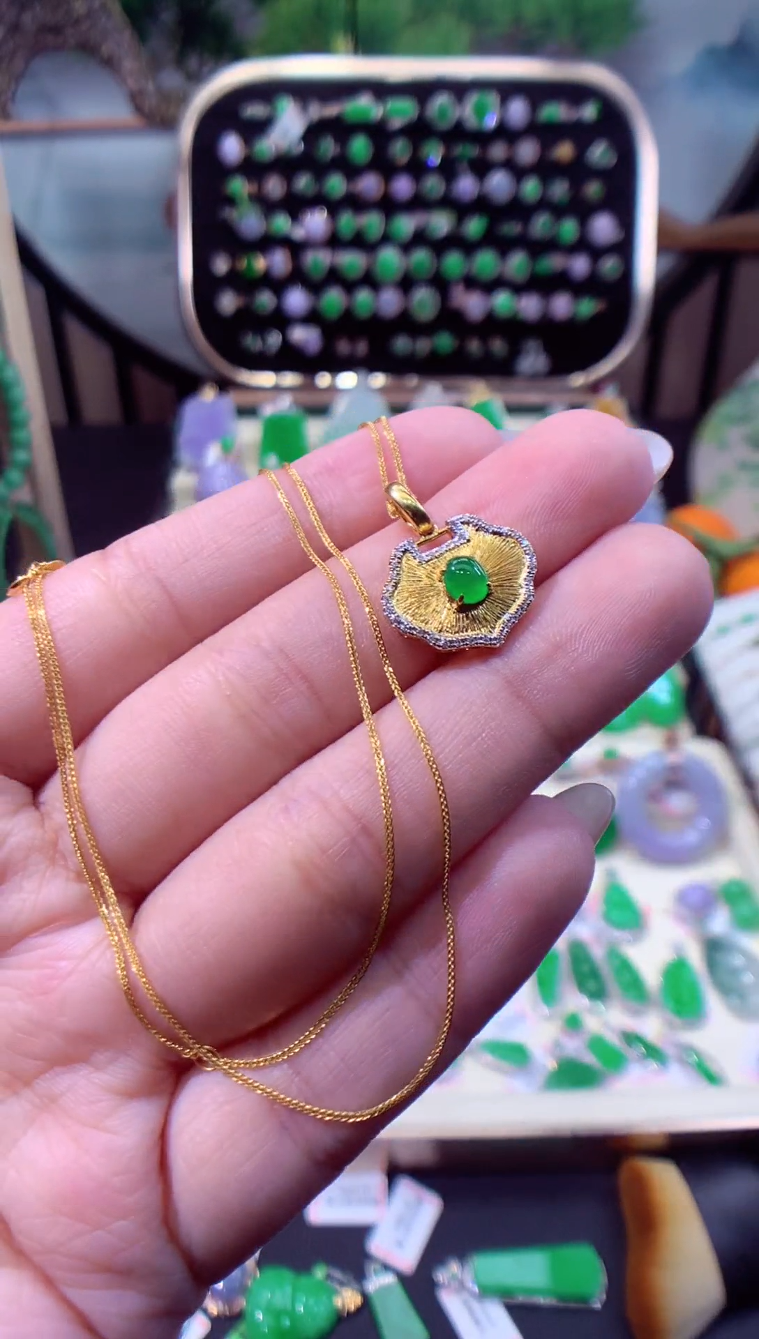 【闪购商品】翡翠颈饰18K金镶嵌缅甸天然A货翡翠