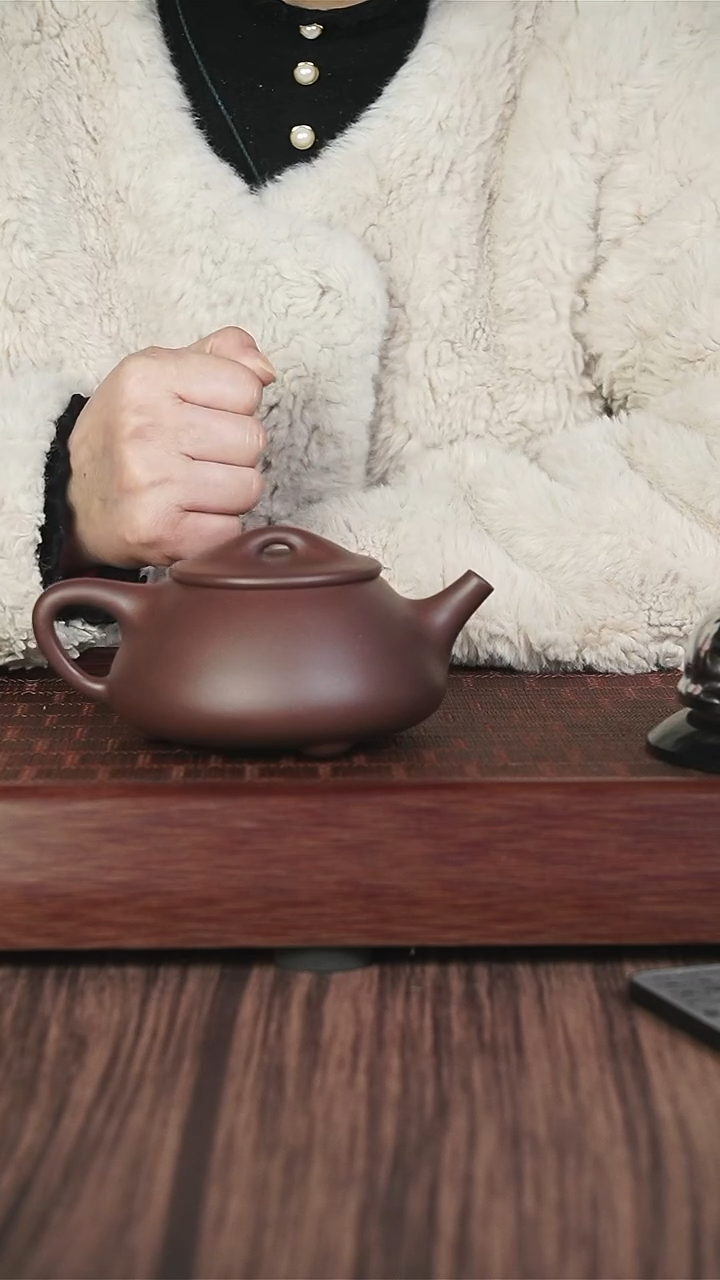 【闪购商品】紫砂茶壶ly  紫泥 景舟石瓢 350cc