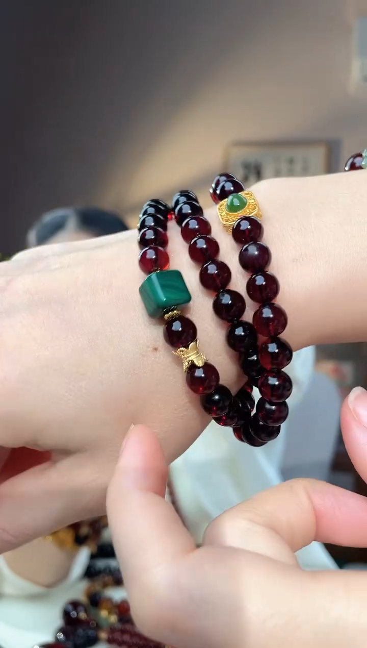 裸石琥珀未镶嵌8+ 血珀三圈手串设计款