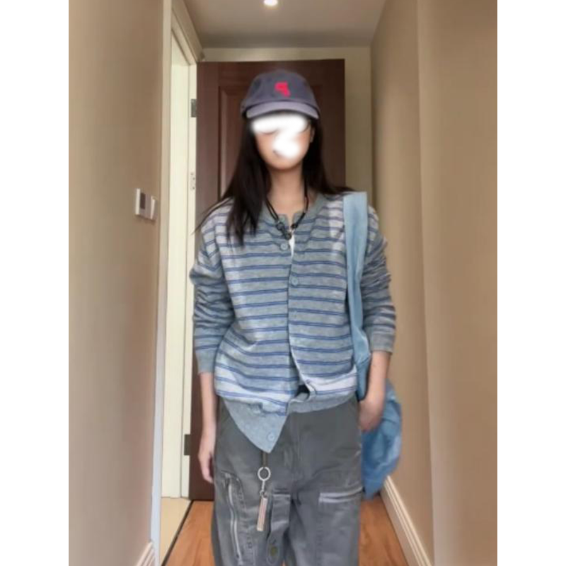 韩系早秋氛围感穿搭灰色条纹针织开衫外套女2025新款宽松外搭上衣