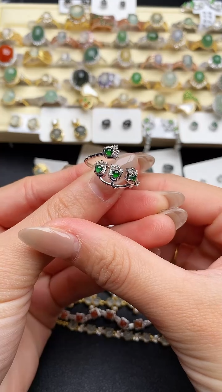 【闪购商品】翡翠戒指银S925镶嵌9999999+10