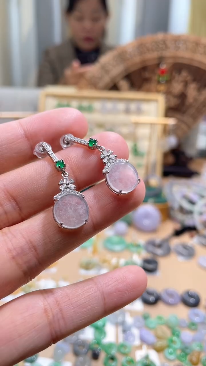 【闪购商品】翡翠颈饰未镶嵌无事牌一对