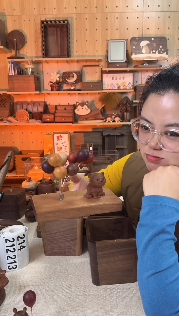 木乌檀木实木小熊气球摆件一套