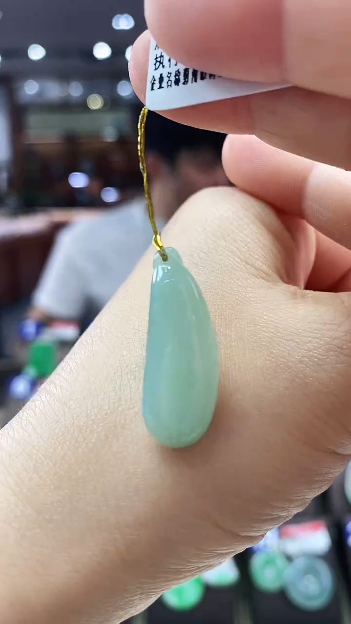 颈饰未镶嵌翡翠福瓜