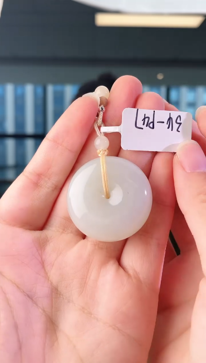 和田玉未镶嵌颈饰扣 947