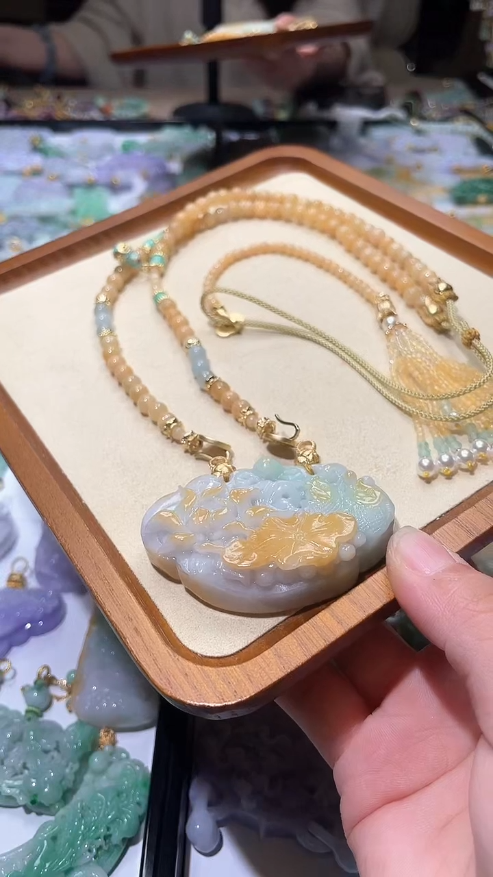 【闪购商品】翡翠颈饰未镶嵌吊坠