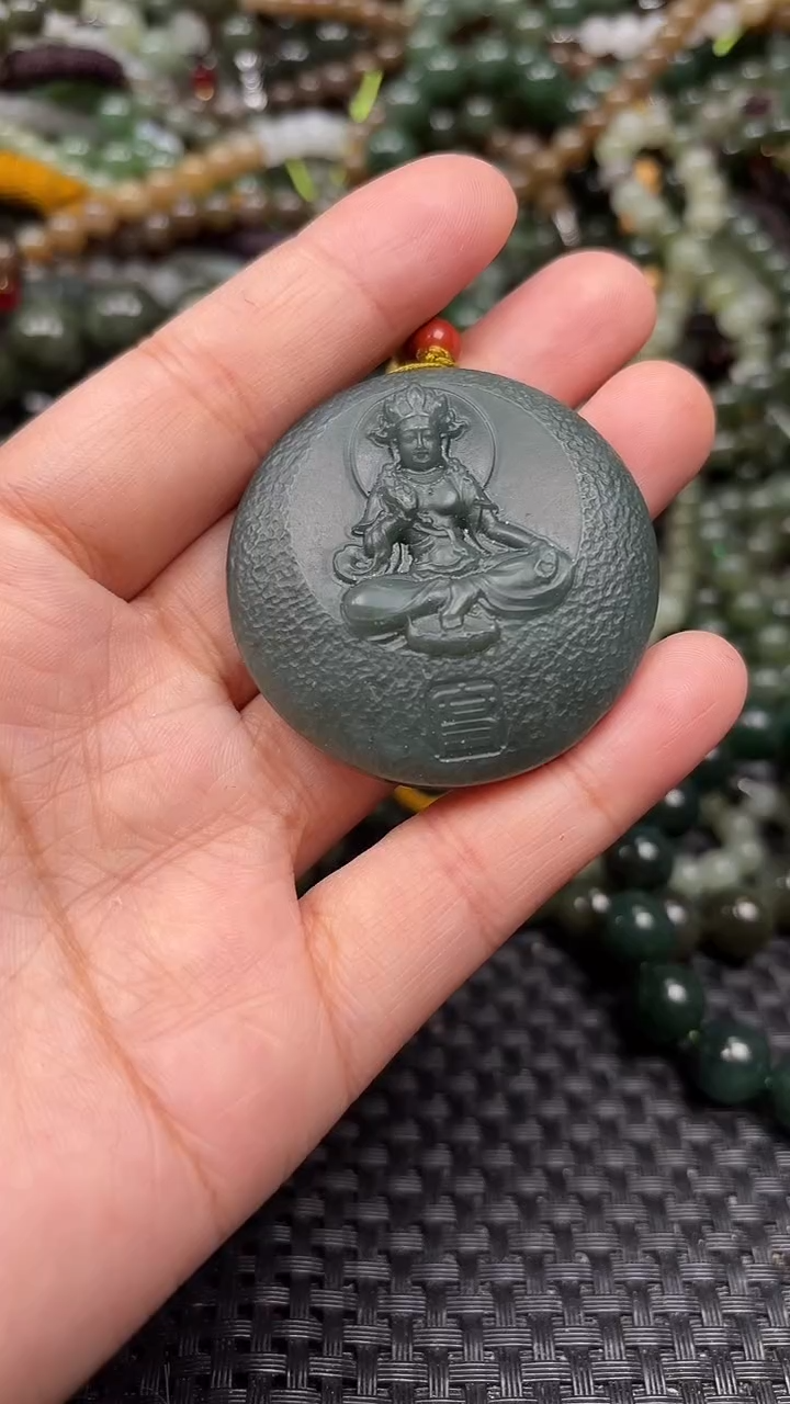 颈饰未镶嵌和田玉1