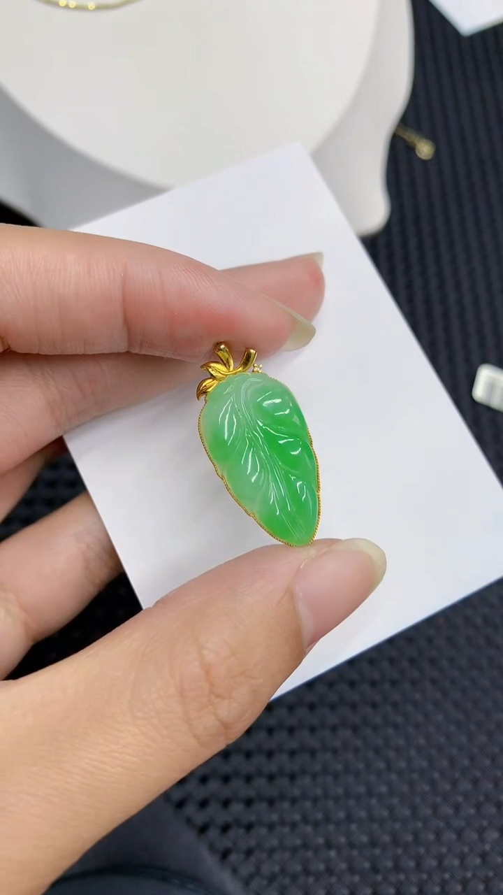 【闪购商品】翡翠颈饰18K金镶嵌            8