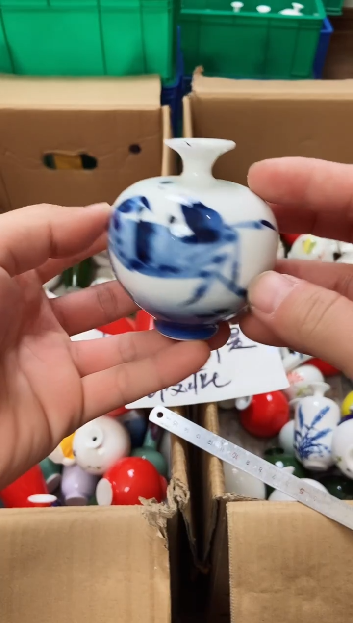 摆件12.20晚微瑕小花瓶摆件（介意慎拍）