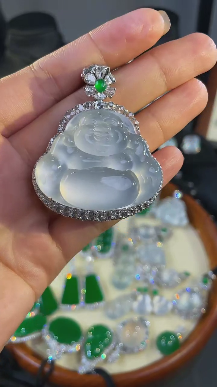 【闪购商品】翡翠颈饰18K金镶嵌吊坠