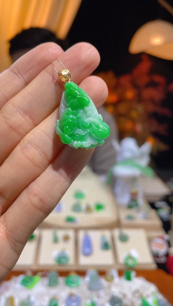 【闪购商品】翡翠颈饰18K金镶嵌假一赔三