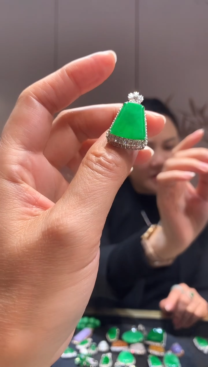 【闪购商品】翡翠吊坠(不含链)18K金镶嵌无事牌