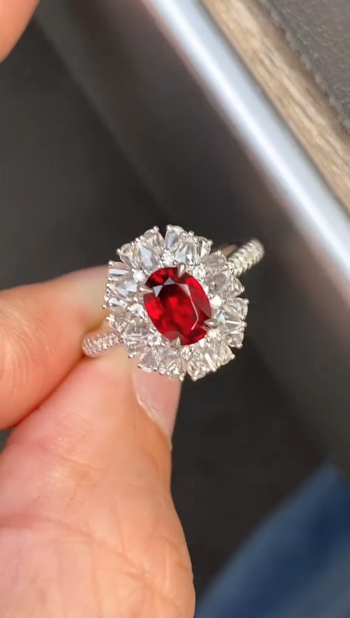 【闪购商品】红宝石戒指18K金镶嵌1.27ct/-无烧-鸽血红