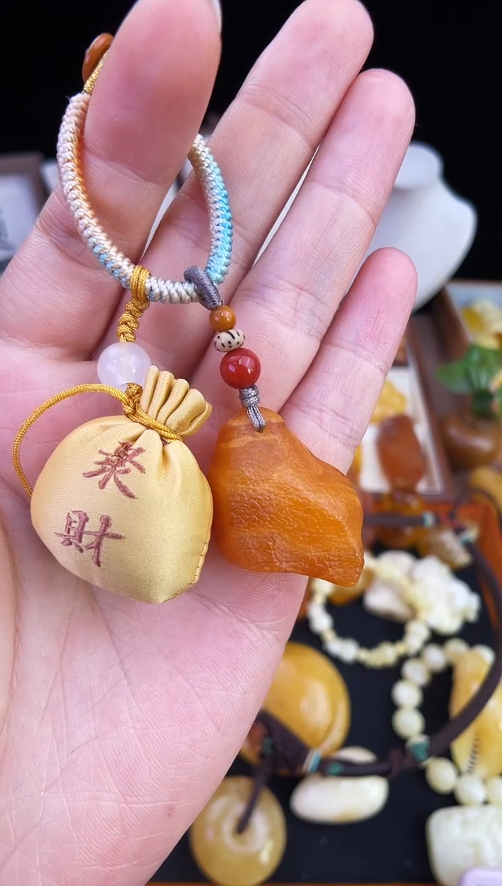 琥珀未镶嵌珠宝奇石柒月