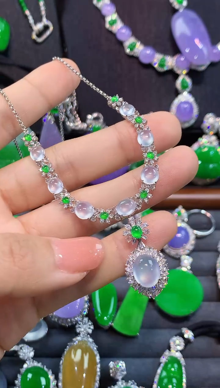 项链18K金镶嵌翡翠套链