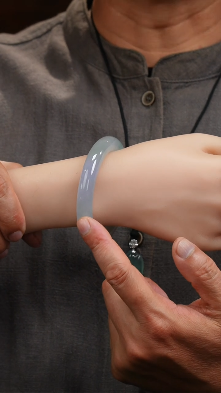 【闪购商品】翡翠手镯未镶嵌221·