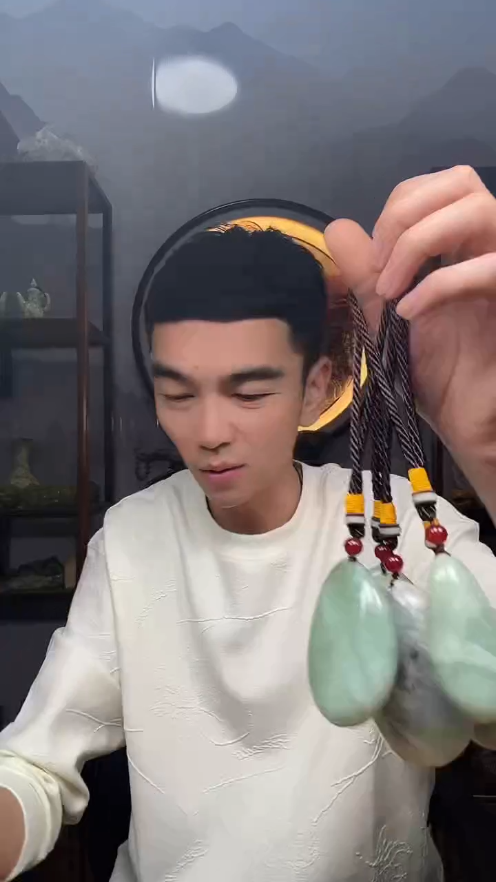 未镶嵌蛇纹石玉鱼缸石原石手把件