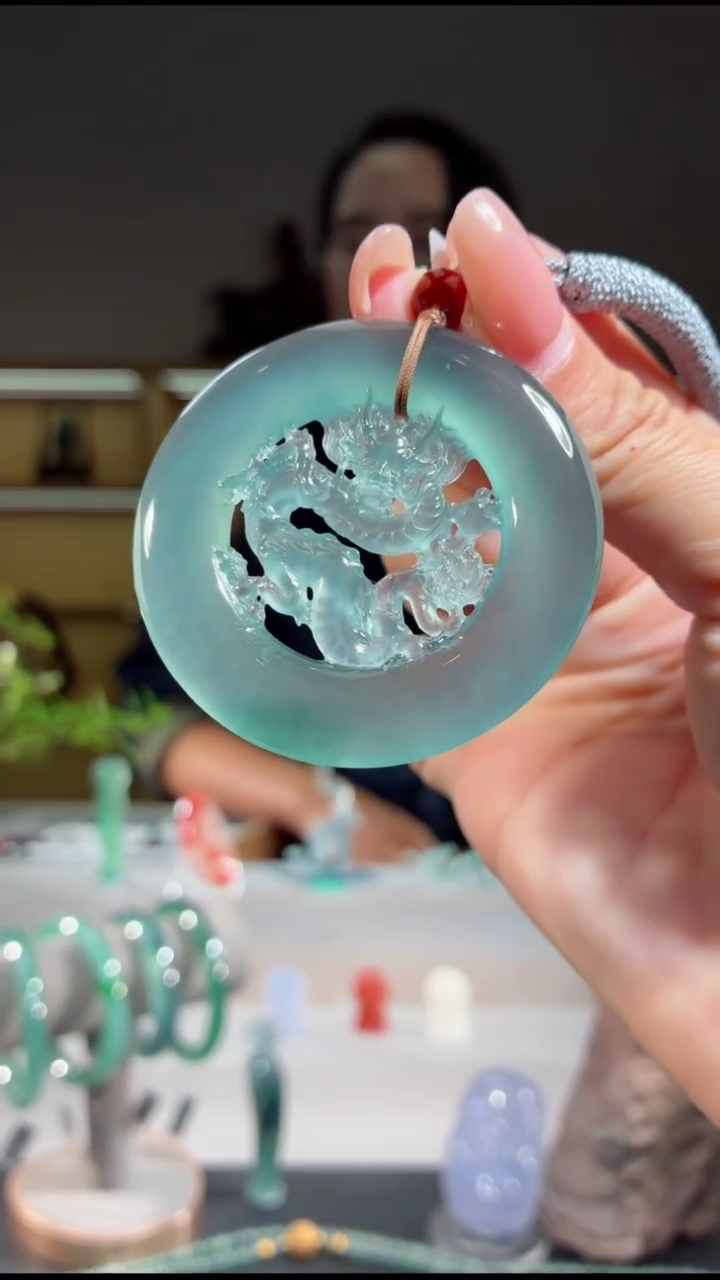 吊坠(不含链)未镶嵌翡翠龙牌