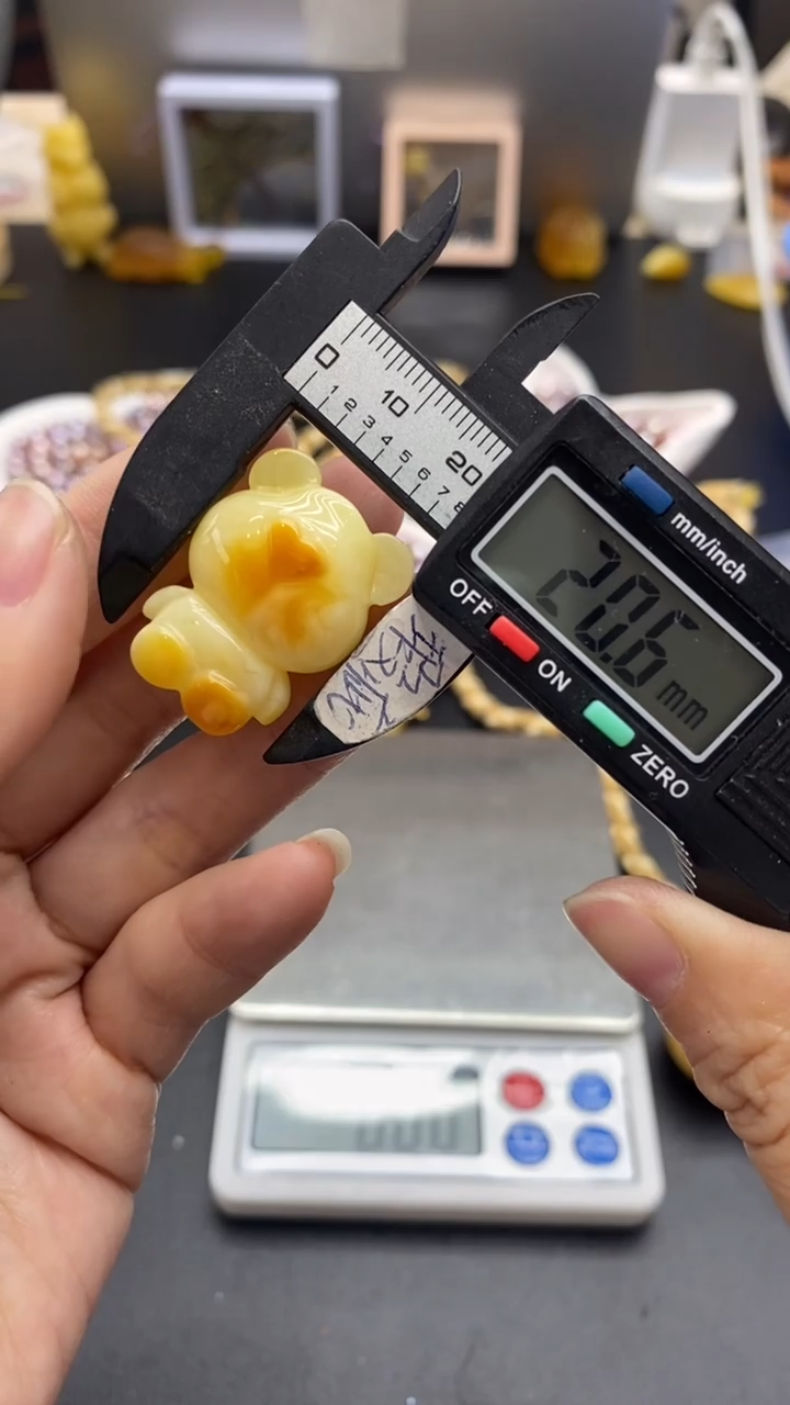 琥珀未镶嵌珠宝奇石75