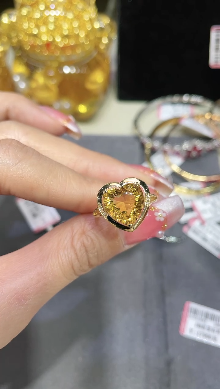 【闪购商品】黄晶戒指18K金镶嵌·