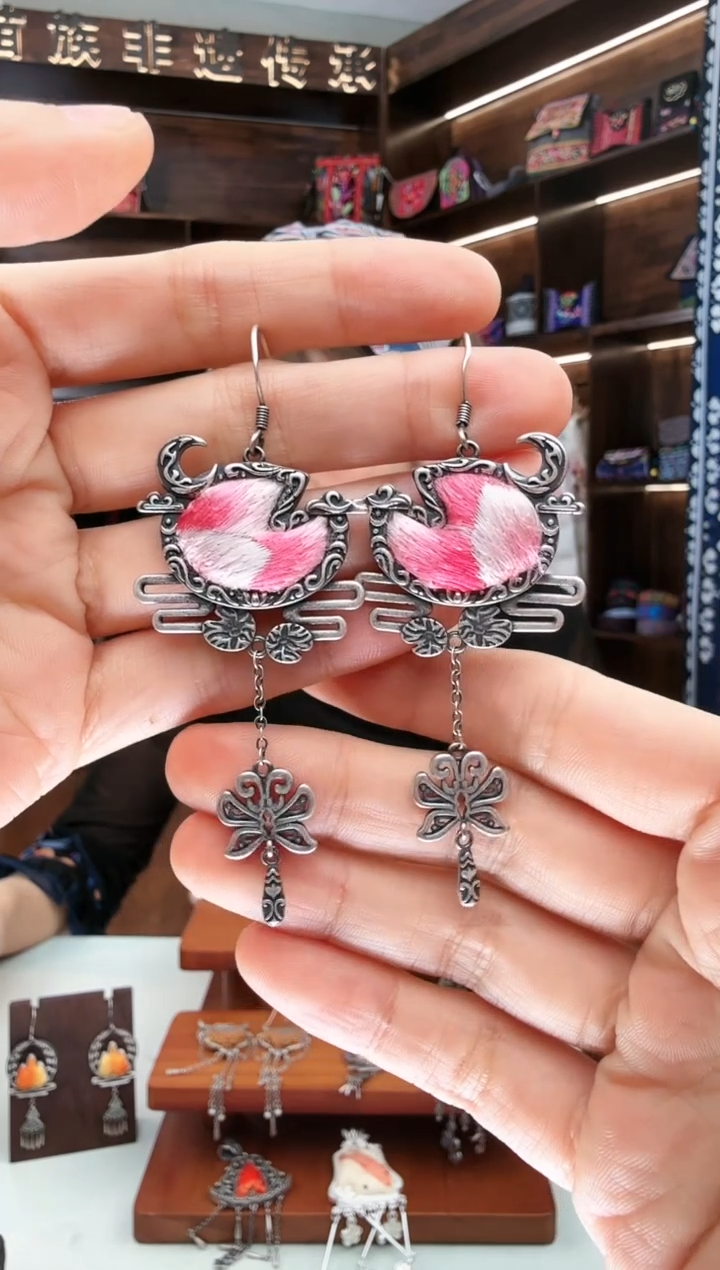 【闪购商品】织绣175蚩梦苗族古绣