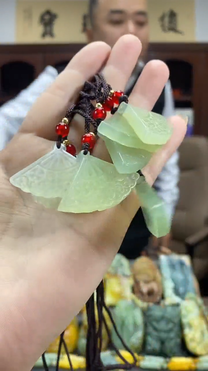 未镶嵌蛇纹石玉挂件扇子-多样性发货其中发一