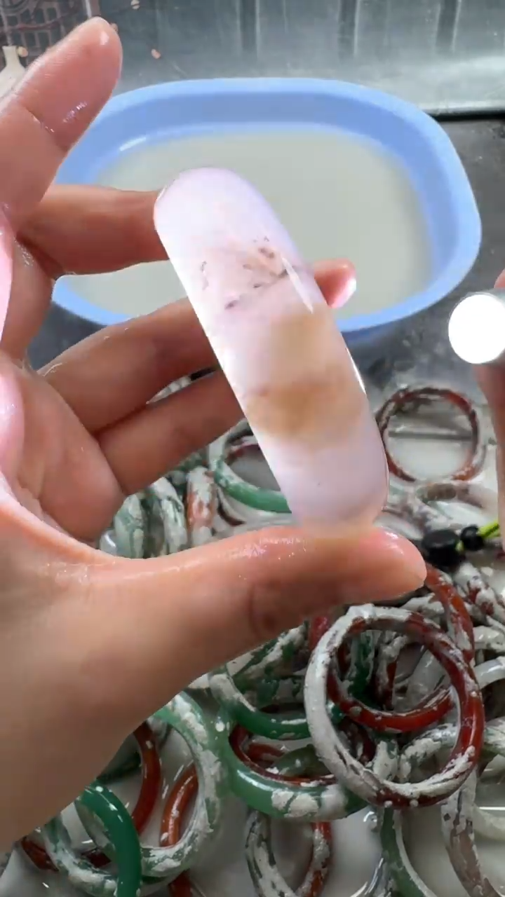 【闪购商品】石英质玉手镯未镶嵌49