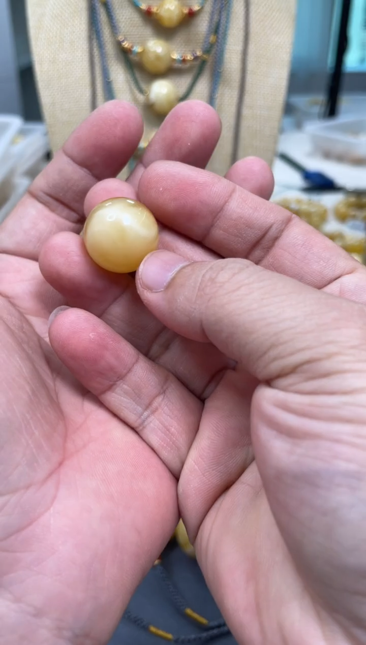 【闪购商品】琥珀颈饰未镶嵌原矿俄料蜜蜡圆珠