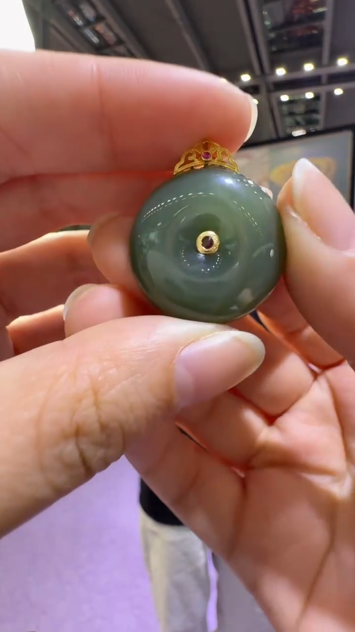 颈饰未镶嵌和田玉283秒拍号 假一罚三