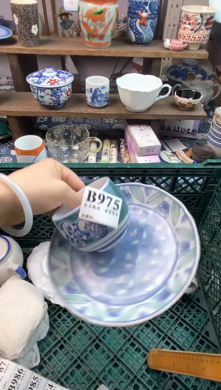 瓷片小*巴                     