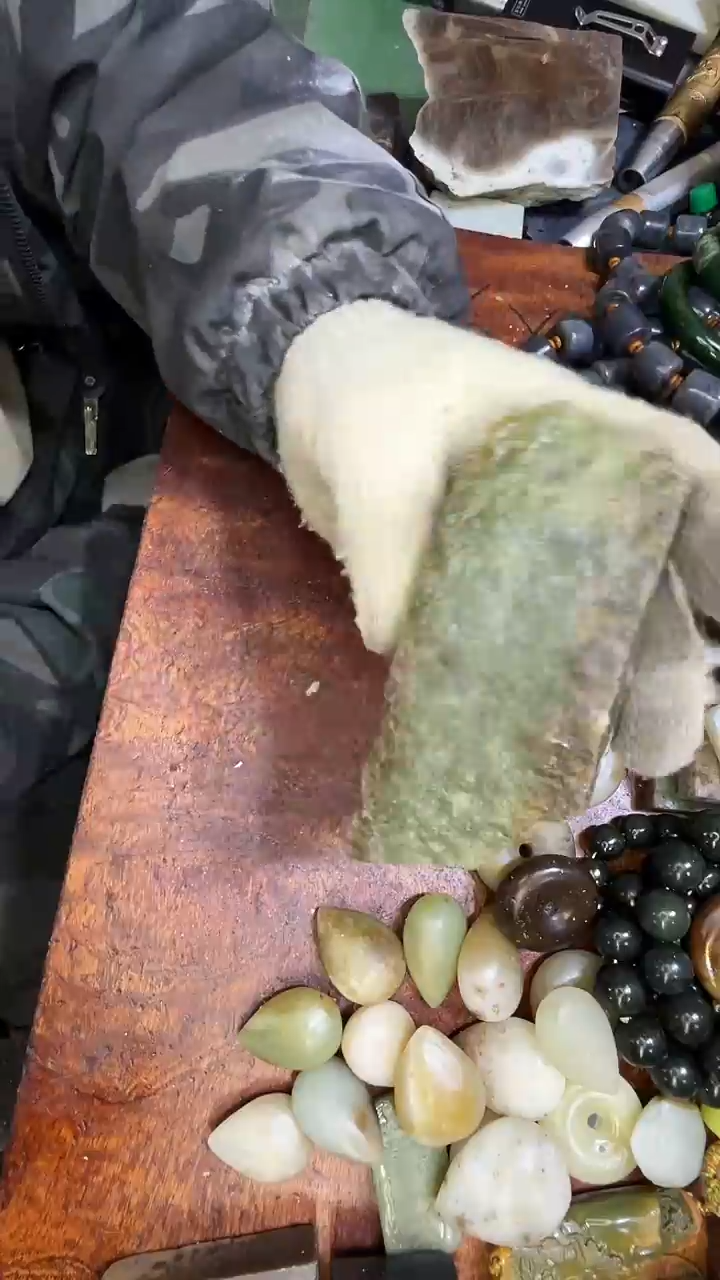 未镶嵌和田玉珠宝半成品1