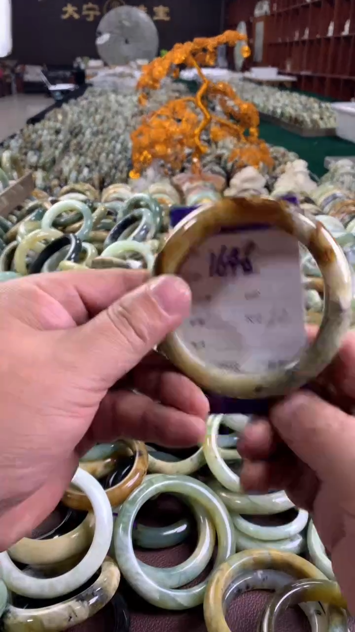 未镶嵌蛇纹石玉手镯1646