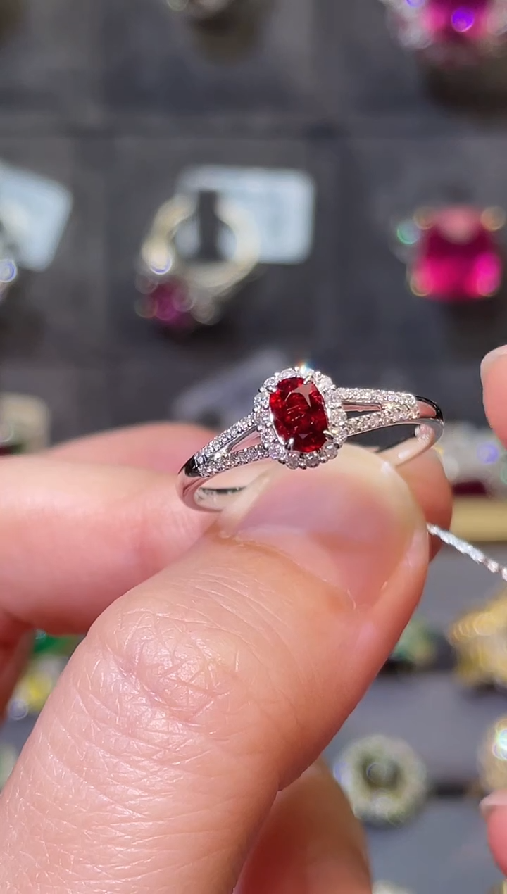 【闪购商品】红宝石戒指18K金镶嵌/无烧鸽血红/0.45ct
