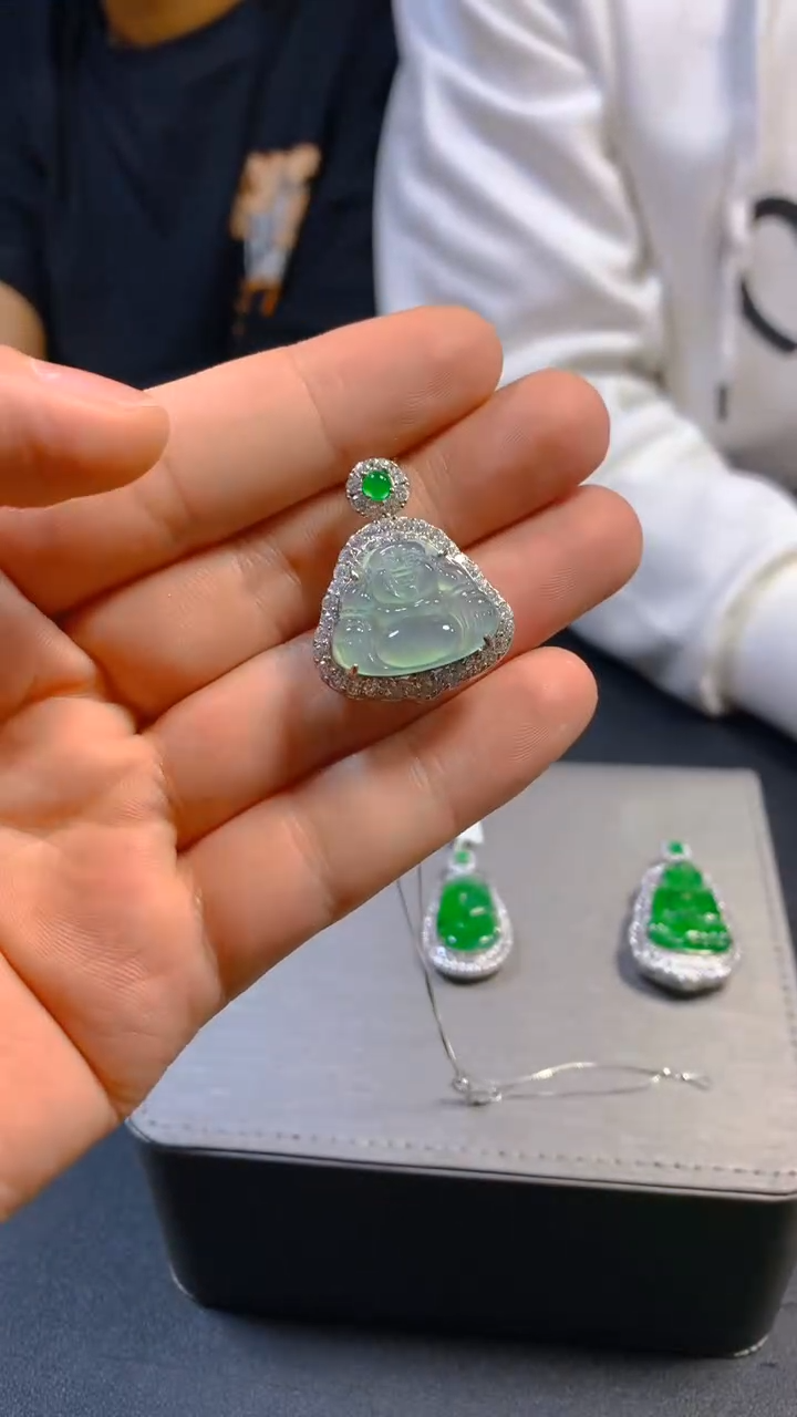 【闪购商品】翡翠吊坠(赠链)未镶嵌0917514456多样性发一