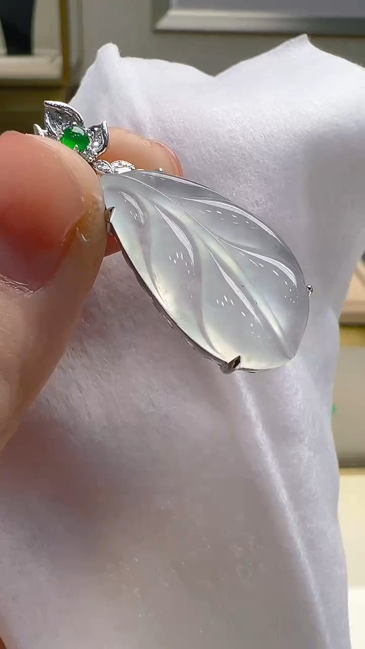 【闪购商品】翡翠吊坠(不含链)18K金镶嵌多样性发货拍一发一