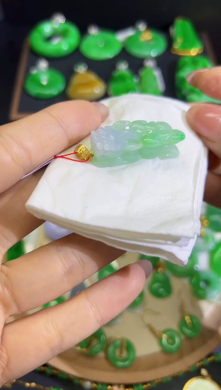 【闪购商品】翡翠颈饰18K金镶嵌Q缅料A货翡翠/支持复检/一件
