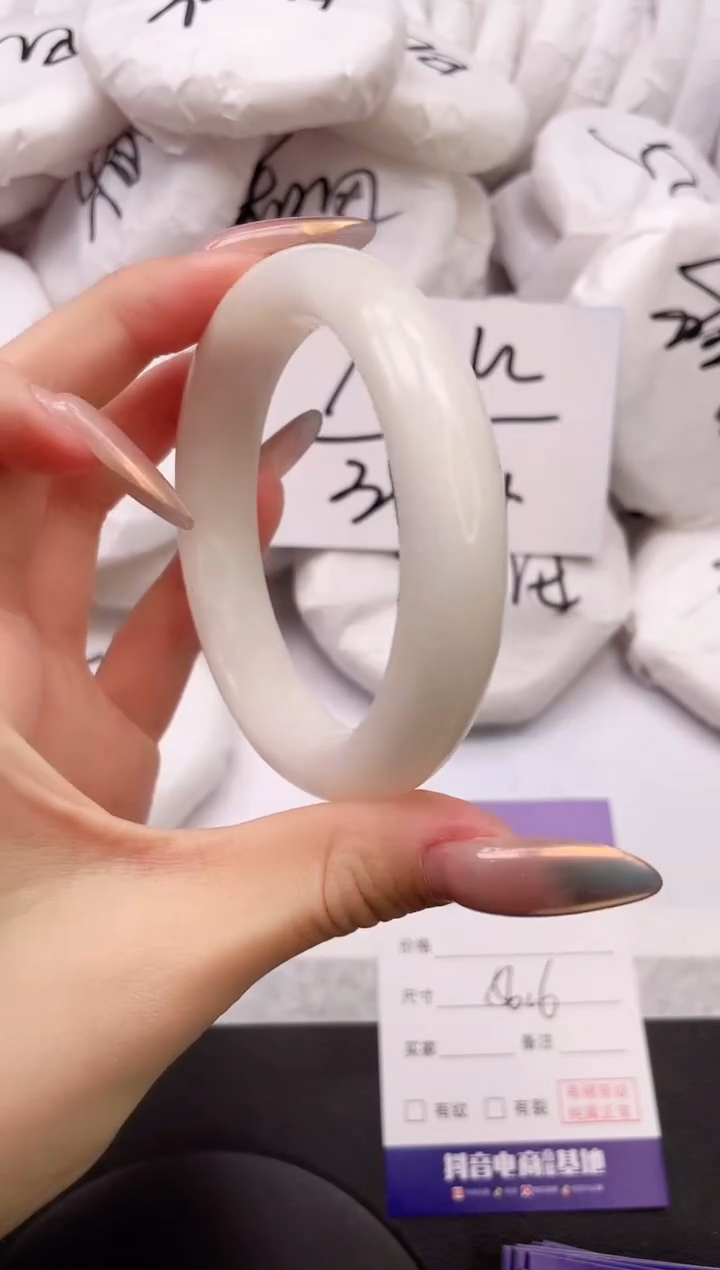 【闪购商品】和田玉手镯未镶嵌5K361-56