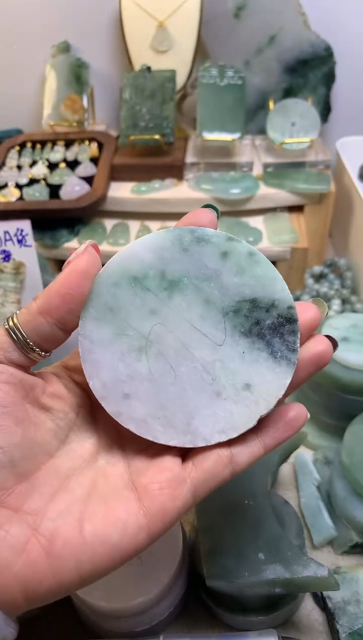 【闪购商品】翡翠挂件未镶嵌 缅甸A货翡翠，没有运费险