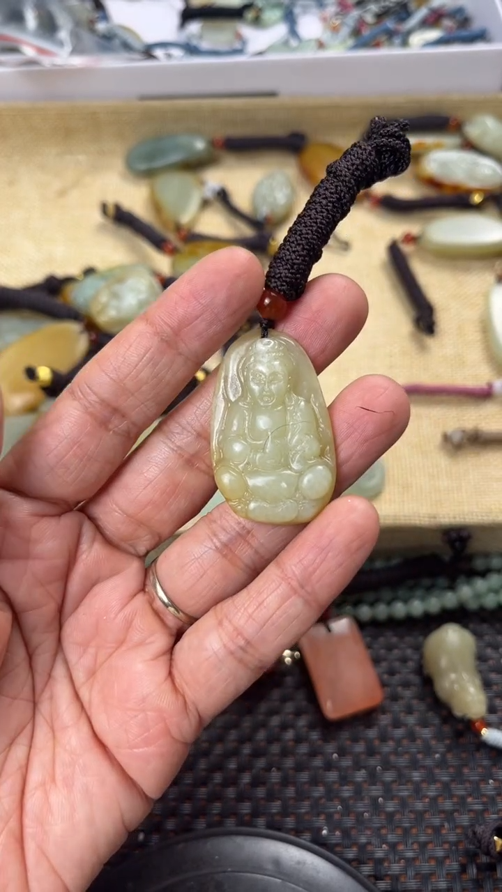 【闪购商品】和田玉颈饰未镶嵌多样性发货没有证书拍一发一有瑕