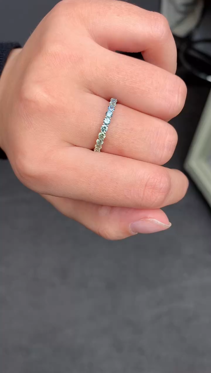 【闪购商品】蓝宝石戒指18K金镶嵌2ct 彩色蓝宝石排戒