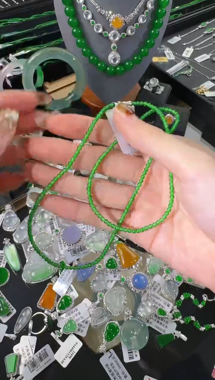 【闪购商品】翡翠项圈未镶嵌小米珠