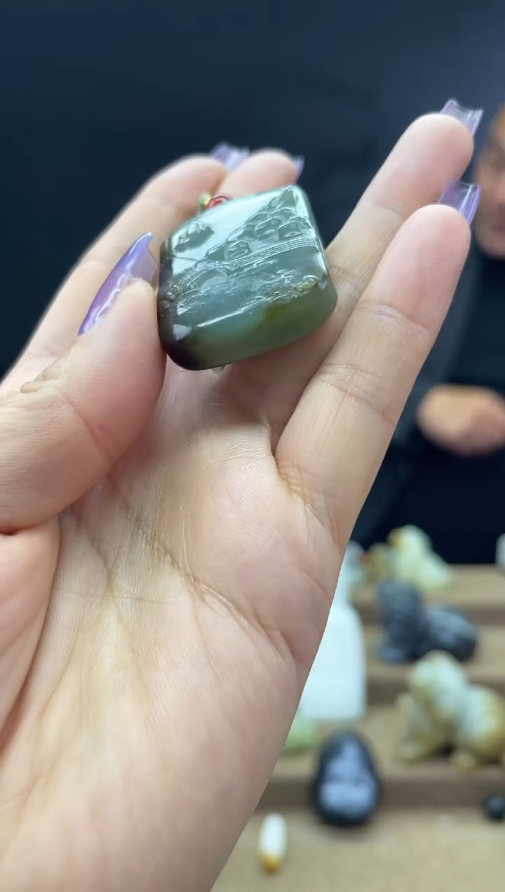 颈饰未镶嵌和田玉1